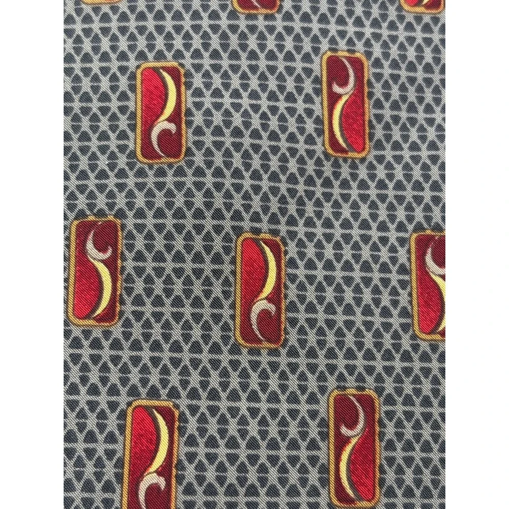 Bill Blass Black Label 100% Silk Tie Gray Geometric Burgundy Men's Tie
